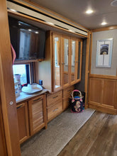 Load image into Gallery viewer, 2021 Tiffin Allegro