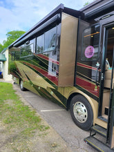 Load image into Gallery viewer, 2021 Tiffin Allegro