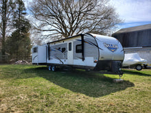 Load image into Gallery viewer, 2017 Forest River Salem 31KQBTS