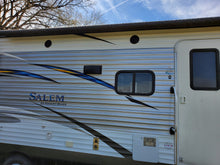 Load image into Gallery viewer, 2017 Forest River Salem 31KQBTS