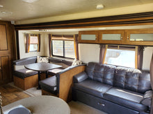 Load image into Gallery viewer, 2017 Forest River Salem 31KQBTS