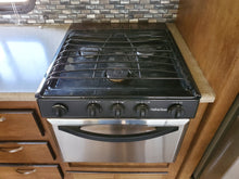 Load image into Gallery viewer, 2017 Forest River Salem 31KQBTS