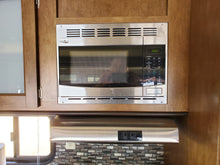 Load image into Gallery viewer, 2017 Forest River Salem 31KQBTS