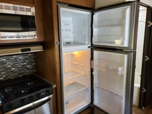 Load image into Gallery viewer, 2017 Forest River Salem 31KQBTS