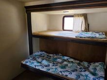 Load image into Gallery viewer, 2017 Forest River Salem 31KQBTS