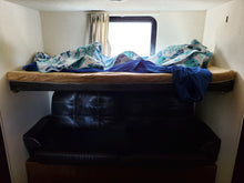 Load image into Gallery viewer, 2017 Forest River Salem 31KQBTS