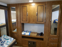 Load image into Gallery viewer, 2017 Forest River Salem 31KQBTS