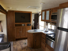 Load image into Gallery viewer, 2017 Forest River Salem 31KQBTS