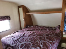 Load image into Gallery viewer, 2017 Forest River Salem 31KQBTS