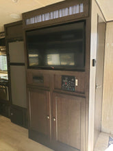 Load image into Gallery viewer, 2018 Cruiser RV Shadow Cruiser 277bhs