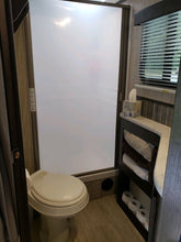 Load image into Gallery viewer, 2018 Cruiser RV Shadow Cruiser 277bhs