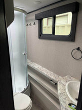 Load image into Gallery viewer, 2021 Jayco Jay Feather 24BHS