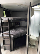 Load image into Gallery viewer, 2021 Jayco Jay Feather 24BHS