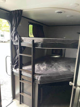 Load image into Gallery viewer, 2021 Jayco Jay Feather 24BHS