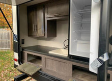 Load image into Gallery viewer, 2017 Crossroads Sunset Trail Super Lite  331BH