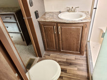 Load image into Gallery viewer, 2015 Keystone RV Cougar 333MKS