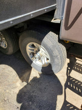 Load image into Gallery viewer, 2015 Keystone RV Cougar 333MKS