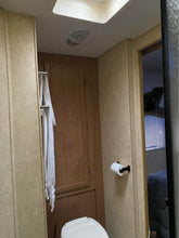 Load image into Gallery viewer, 2013 Layton Skyline  Skycat 259B