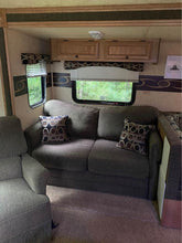 Load image into Gallery viewer, 2013 Layton Skyline  Skycat 259B