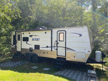 Load image into Gallery viewer, 2013 Layton Skyline  Skycat 259B