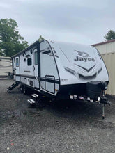 Load image into Gallery viewer, 2021 Jayco Jay Feather 24BHS
